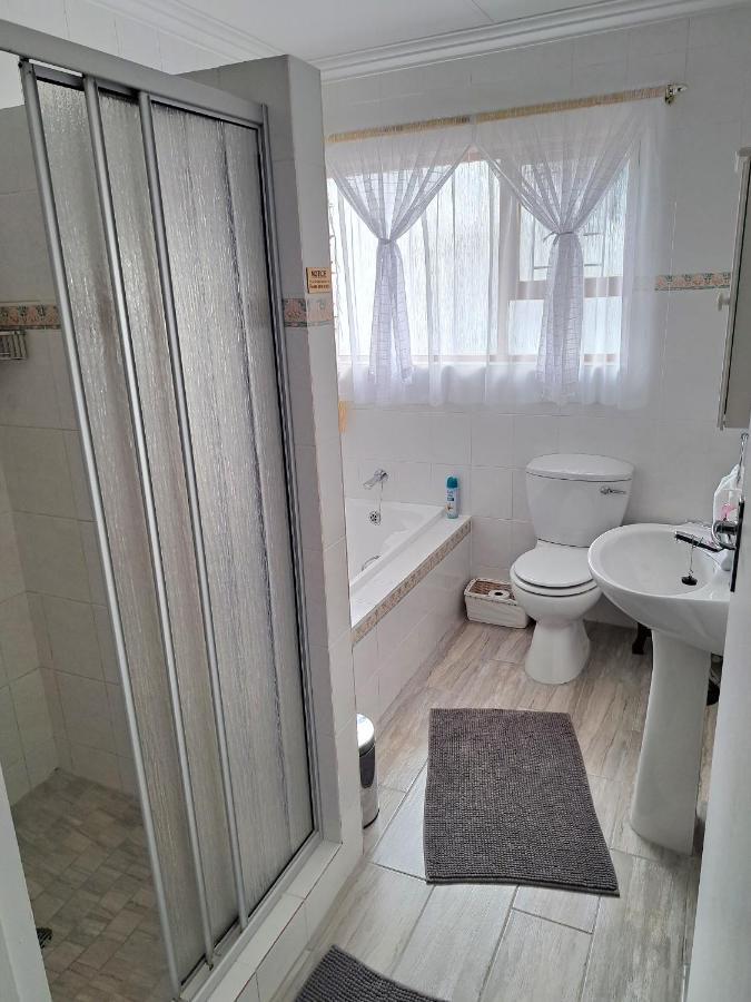 Ocean Breeze Apartment Mossel Bay Luaran gambar